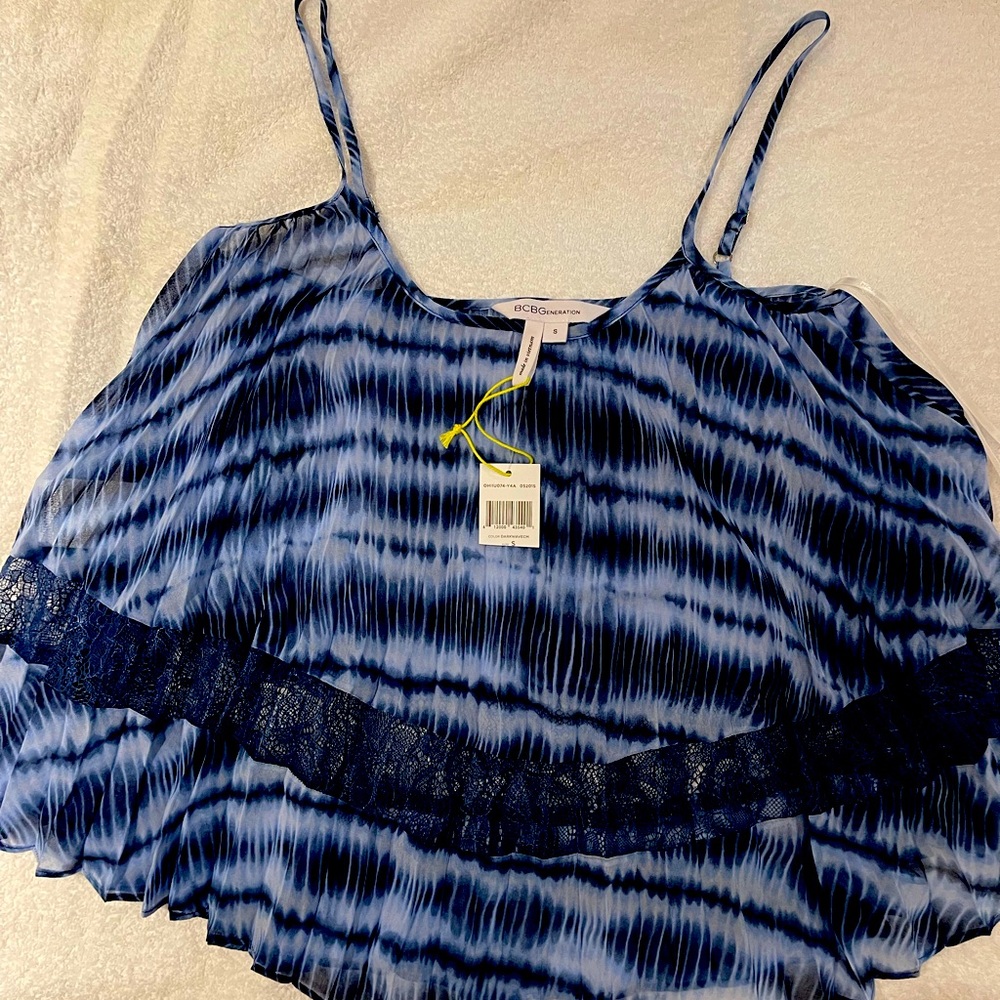 BCBG generation very cute top sheer with lace never worn size small